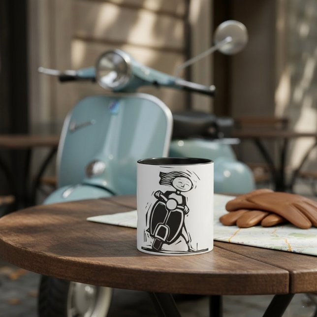 Flicka Ridande På En Scooter Mugg (Skapare uppladdad)