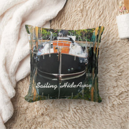 Flicka Sailboat Dekorativ kudde