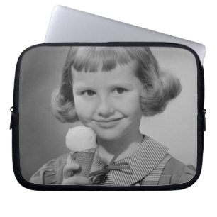Flicka som äter glass laptop fodral