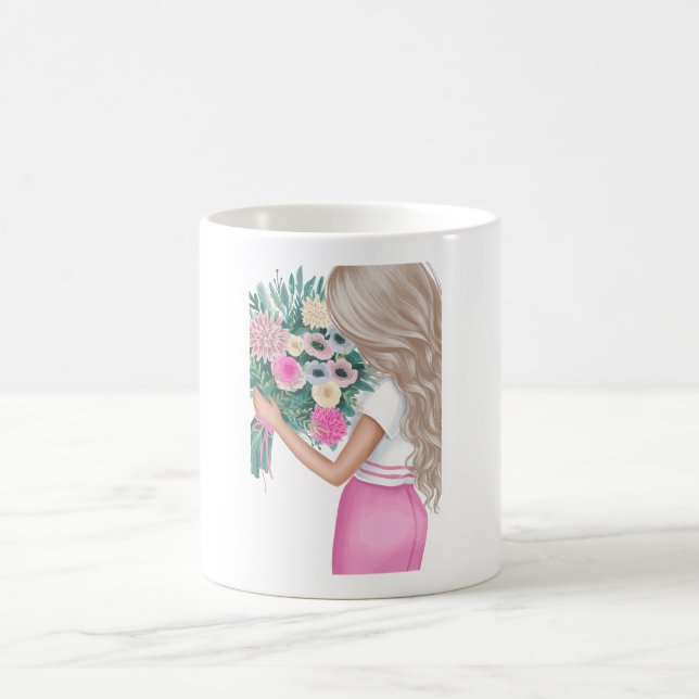Flicka som håller bukett Blomsterestetik Klassisk  Kaffemugg (Center)