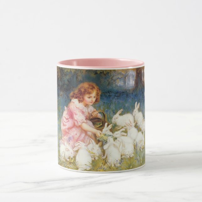 Flicka som matar kaninerna (av Frederick Morgan) Mugg (Center)