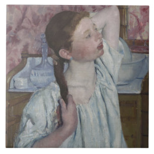 Flicka som ordnar henne hår, 1886 (olja på kanfa kakelplatta