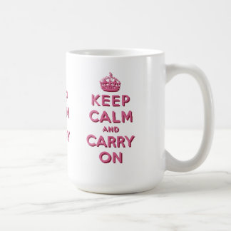 Flickaktigt bär rosabehållalugn och på kaffemugg