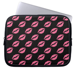 Flickaktigt läpparshock rosa och svart kyssmönster laptop sleeve