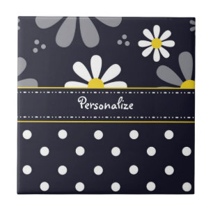 Flickaktigt moddaisy och polka dots med namn kakelplatta