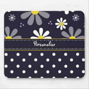 Flickaktigt moddaisy och polka dots med namn musmatta
