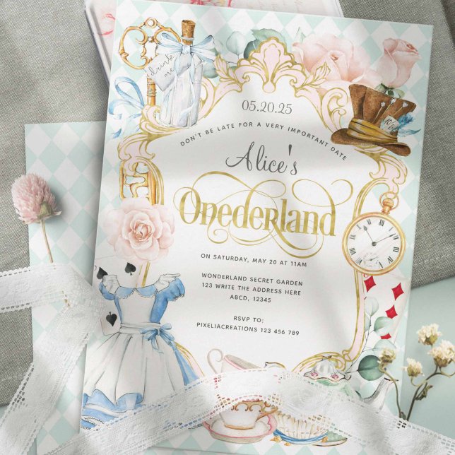 Flickan 1:a födelsedag Alice's Onederland Tea part Inbjudningar (Pastel Teal, Alice in wonderland , Girl 1st birthday invitations.)