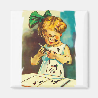 Flickan är smutsad med färg. Färgfull vintage teck Magnet