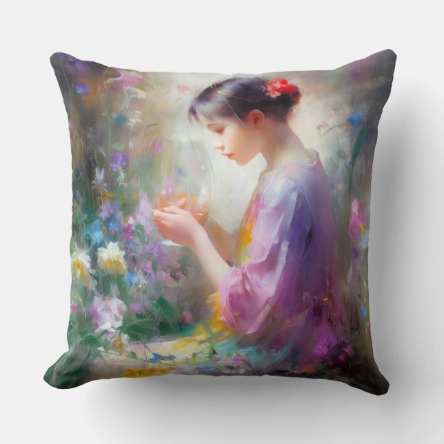 Flickan beundrar en blomma i hennes händer kudde (Framsida)