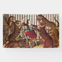 FLICKAN DRIVER det LEJONA MER TAMER banret