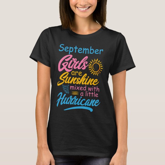 Flickan född i september, lustig födelsedag ord t shirt (Framsida)