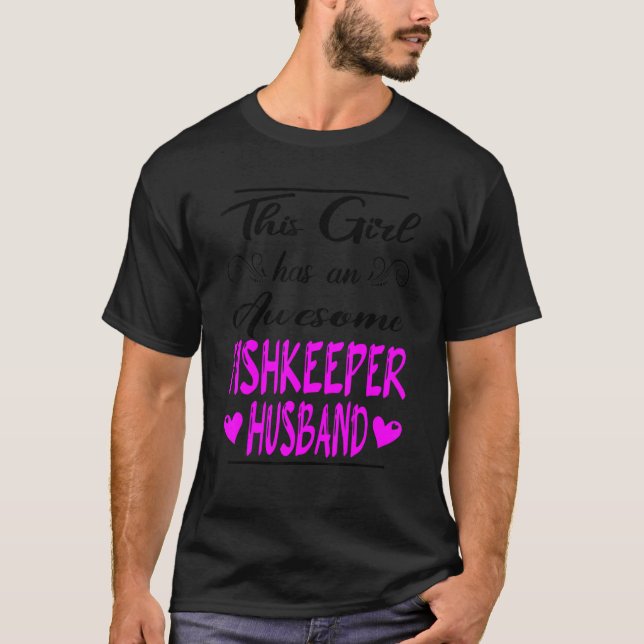 Flickan har en Fantastisk-fiskare Make T Shirt (Framsida)