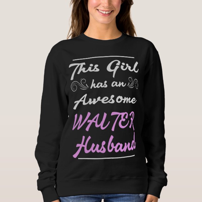 Flickan har en Fantastisk Servitör Make T Shirt (Framsida)