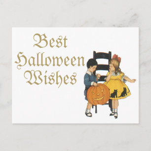 Flickan i en svart kladda på Halloween Vykort