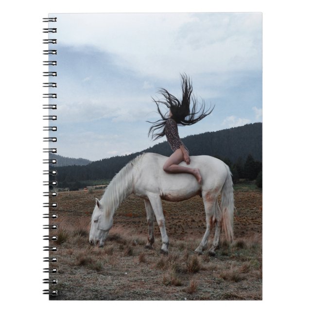 Flickan på Horse Anteckningsbok (Framsidan)