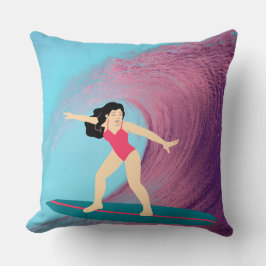 Flickan surfar på solnedgången. kudde