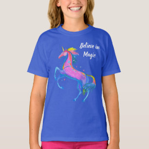 Flickan tror i magisk UnicornT-tröja Tee