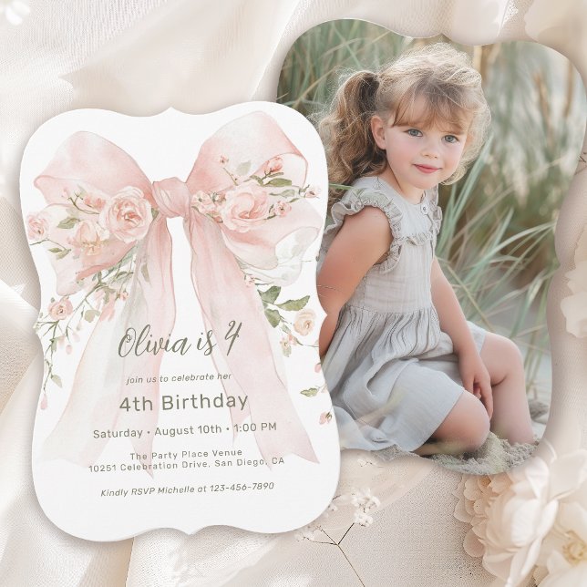 Flickas 4-årsdag Rosa blomsterbåge och foto Inbjudningar (Invitation may be ordered in both printed and instant download formats.)