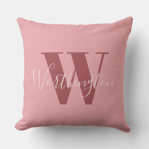 Flickigt monogram och namn rosa rodnad röd kudde