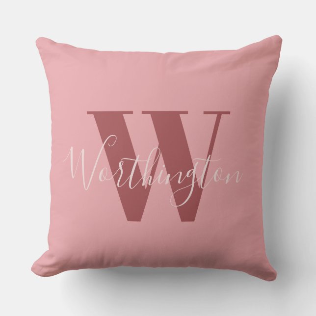Flickigt monogram och namn rosa rodnad röd kudde (Framsida)