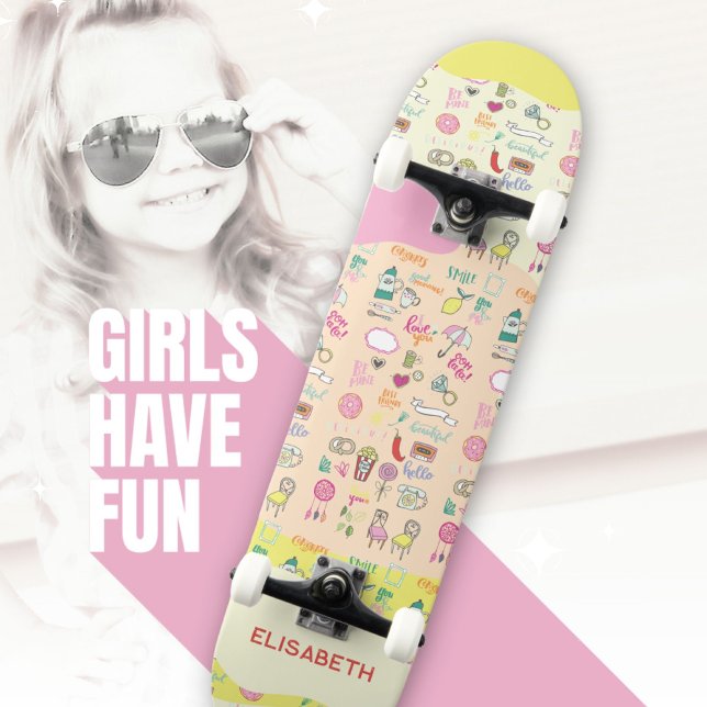 Flickigt rosa kawaii klotter mini skateboard bräda 18,5 cm (Cute Pastel Doodle Pattern Girls Name Fun Skateboard ©Susanne Sachers - Sunny Wanderlust 🌞✈️)