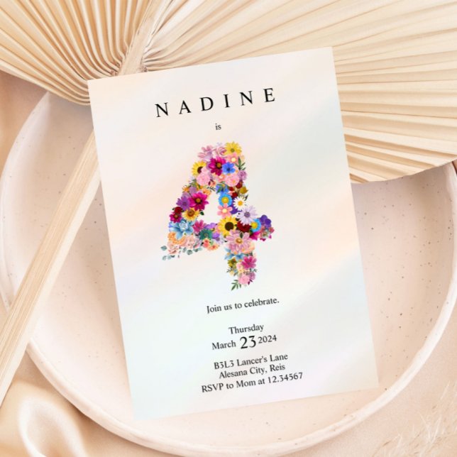 Flickor 4e födelsedagen Fjärde födelsedagen Blommi Inbjudningar (Skapare uppladdad)