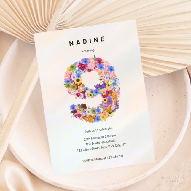 Flickor 9:e födelsedagen 9:e födelsedagen Blommigt Inbjudningar (Skapare uppladdad)