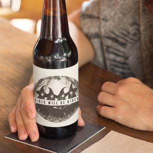 "Flickor blir flickor   Cute Witch-Thned Ölflaska Etikett