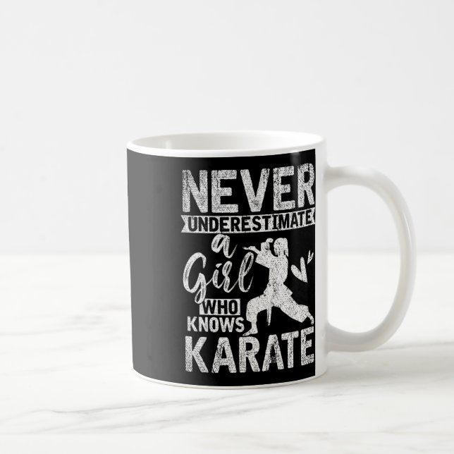 Flickor ger aldrig underskatta en flicka som känne kaffemugg (Höger)