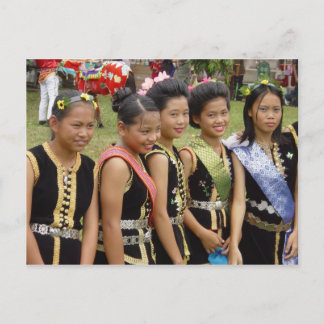 Flickor i Costume Vykort