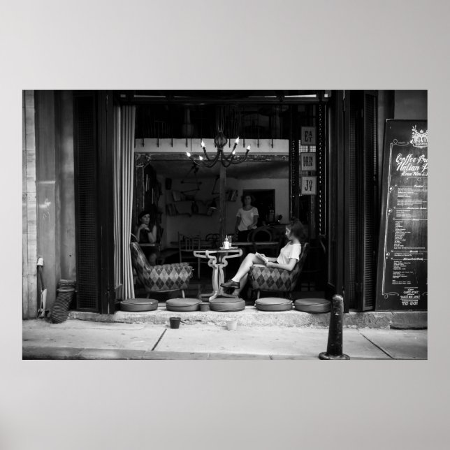 Flickor i ett Cafe och Coffee TIme - Street Photo Poster (Framsidan)