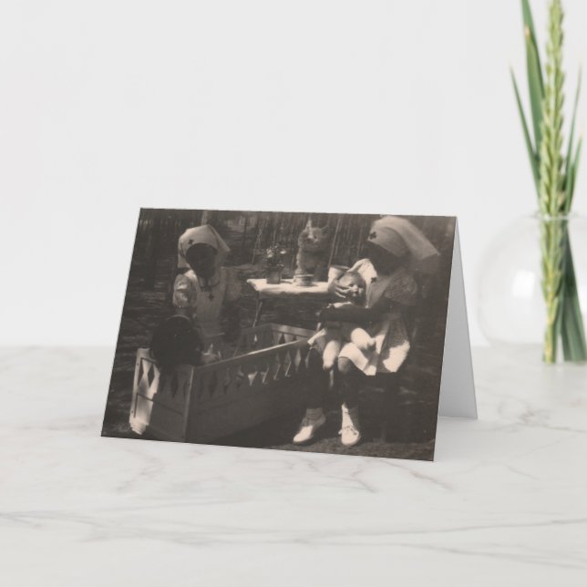 Flickor i Röda korsjuksköterskadräkt får det väl Kort (Framsida)