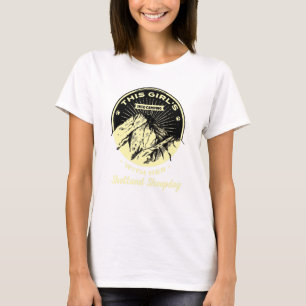 Flickor in i Camping med sin Shetland Sheepdog She T Shirt