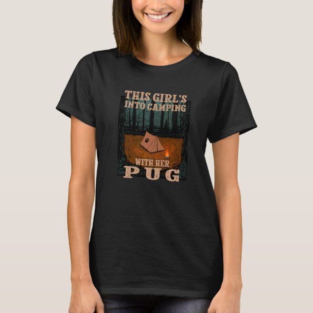 Flickor på camping med sin mops hund Pug 1 T Shirt (Framsida)