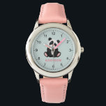 Flickor, slöjor och minimalistiskt pandabjörn armbandsur<br><div class="desc">Den här söta och roligt barnklockan har en vismisk djungelpandatbjörn. Med klockan kan du lägga till namn i ett minimalistiskt och modernt rosa-teckensnitt. Perfekt för panda älskare.</div>