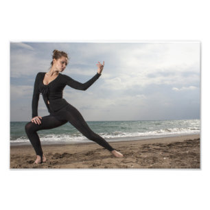 Flickor som jobbar i Beach i Black spandex-bäran Fototryck