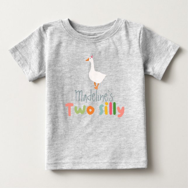 Flickor två Fåniget går på andra födelsedagen T Shirt (Framsida)