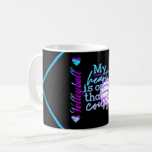 Flickor Volleyball Mitt hjärta är på domstolen Kaffemugg