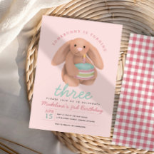 Flickors Whimsical söta rosa kanin och tårta födel