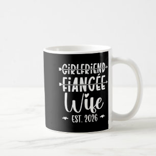 Flickvän fästmö fru 2026 gift bröllop kaffemugg