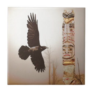 Flies Raven & Totem-Pole Fantasy Art Kakelplatta
