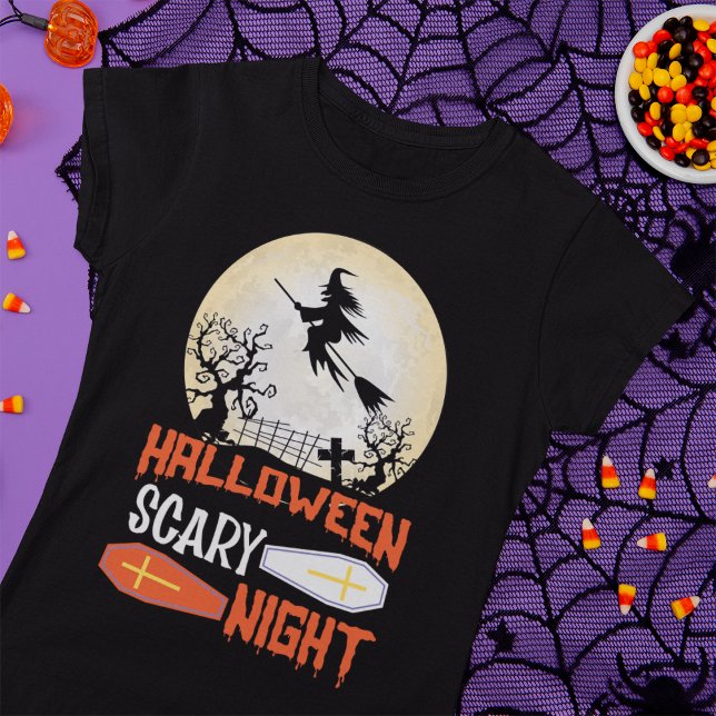 Flies Witch Spooky Halloween Night T-Shirt (Skapare uppladdad)
