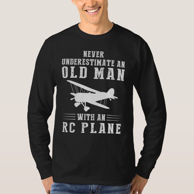 Flight and Chuckles: Gamla Mans RC-Flygplan Expe T Shirt (Framsida)