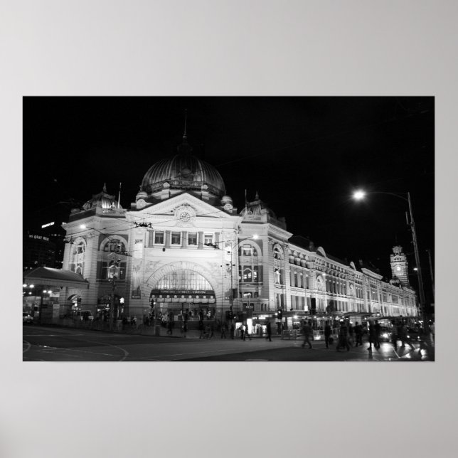 Flinders Station, Melbourne - Black & White Poster (Framsidan)