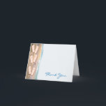 Flip Flops på stranden Tack Kort<br><div class="desc">Denna vackra och eleganta design, som heter Flip Flops on the Beach Wedding, har en ljus vit bakgrund. På vänster sida finns en tunn ram som visar en sandig strand. Också på vänster sida finns flip-flops som kantar designen. Vänligen maila mig för matchande design och produkter eller med anpassade förfrågningar...</div>