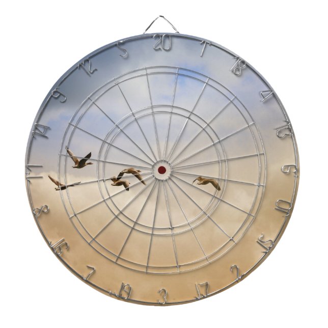 Flocket av fåglar under flygning darttavla (Framsidan)