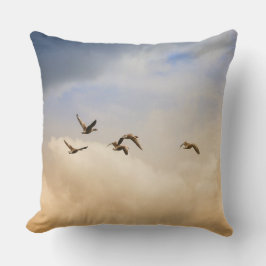 Flocket av fåglar under flygning kudde