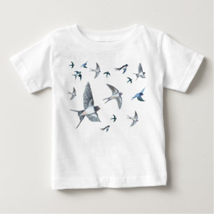 Flockor av sväljande fåglar som flyger t shirt