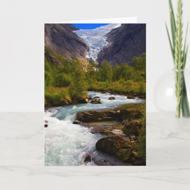 Flod som rinner från Briksdal-glacären Kort (Framsida)
