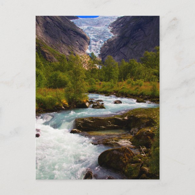 Flod som rinner från Briksdal-glacären Vykort (Framsida)
